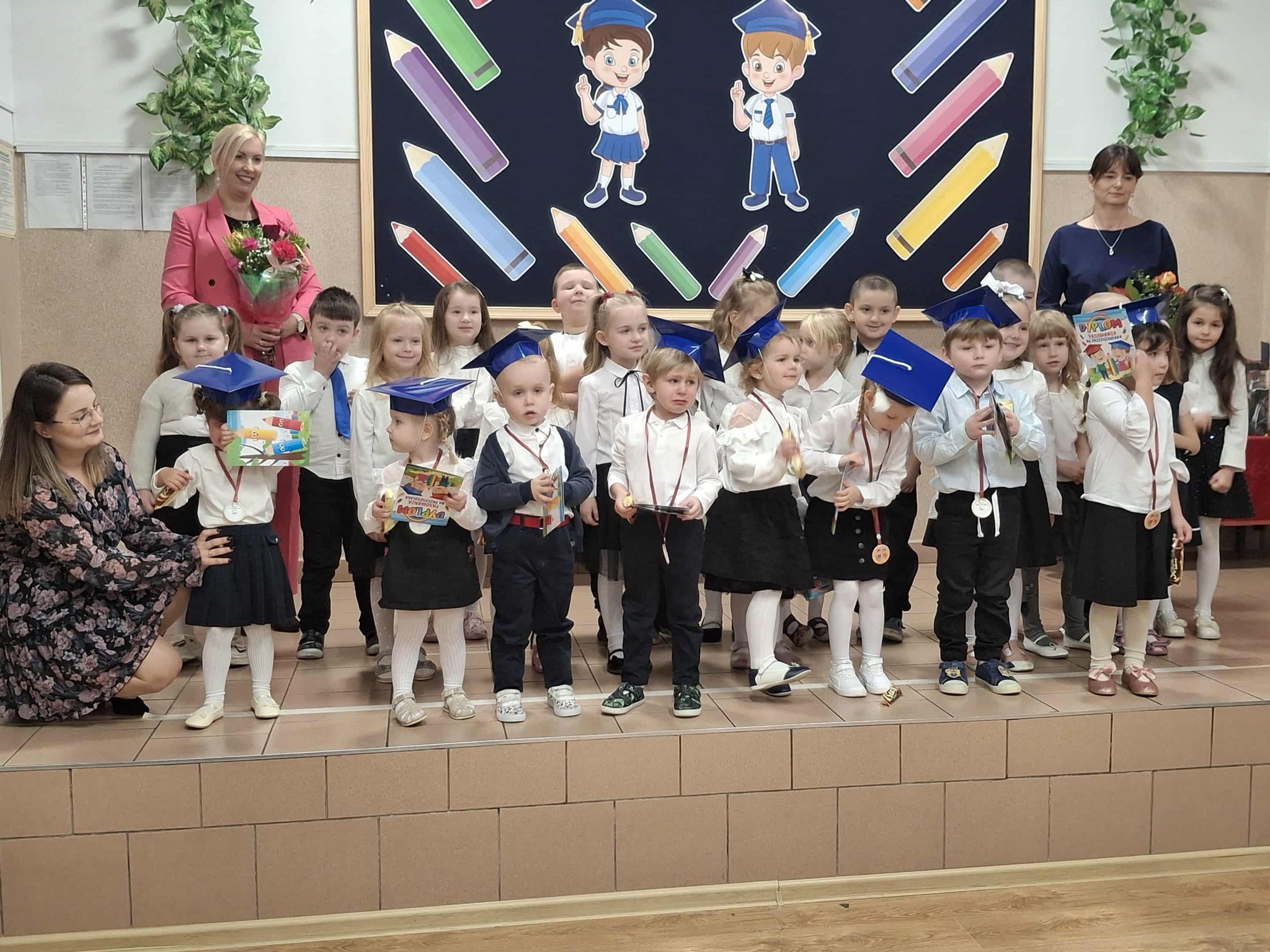 UROCZYSTOŚĆ PASOWANIA NA PRZEDSZKOLAKA I UCZNIA